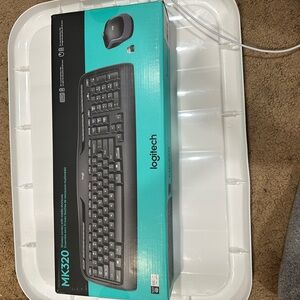 Logitech MK320 Wireless Keyboard and Mouse - Black and Teal